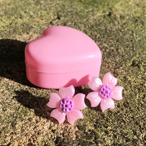 Handmade Polymer Clay Flower Earrings - Picture 3 of 14